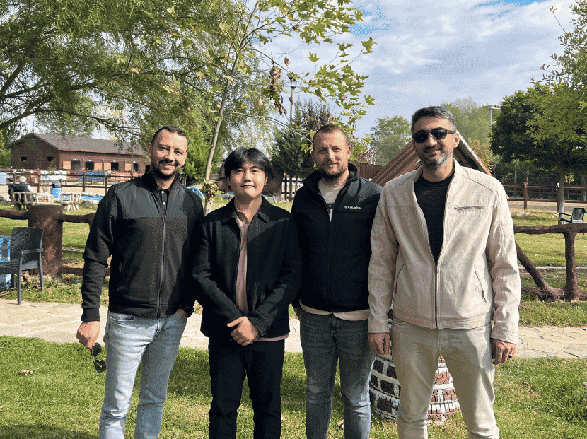 jasper with nesto founders discussing the future of woodworking machinery in türkiye